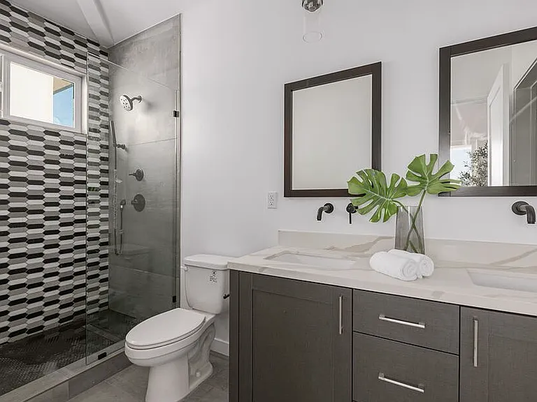 1551 Alvira St — Photo 15