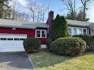 3 bed, 1296 sqft, $1,900 — Photo 1