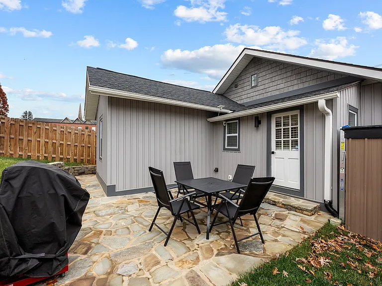 39 Cedar St — Photo 34