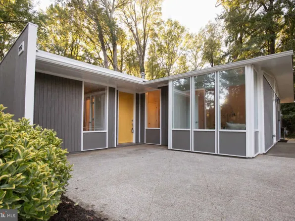 7712 Elba Rd, Alexandria, VA 22306