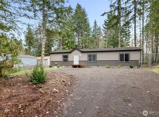850 E Trails End Dr, Belfair, WA 98528