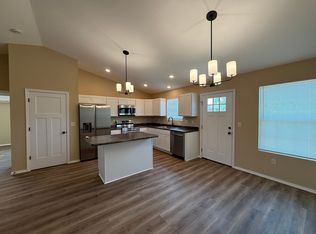 1300 Evergreen Ave, Hollister, MO 65672