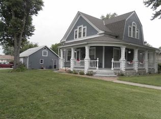 303 W 8th St, Chapman, KS 67431
