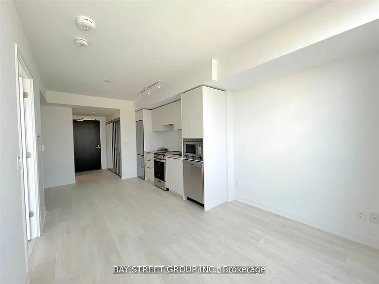 501 Yonge St #2203 — Photo 1