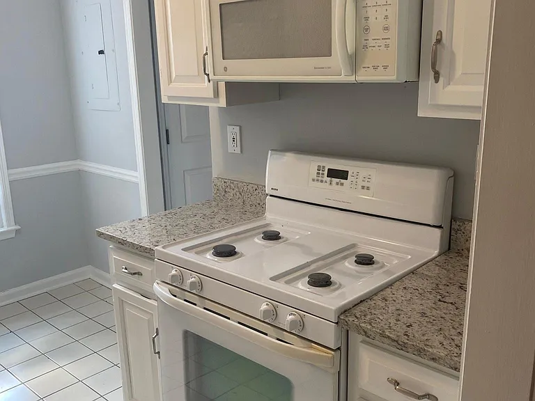 579 Salem Woods Dr SE #579 — Photo 6