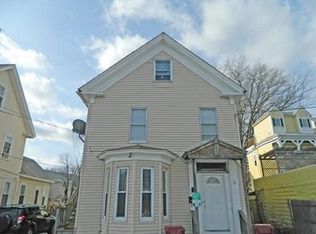 11 Lane St, Lowell, MA 01851