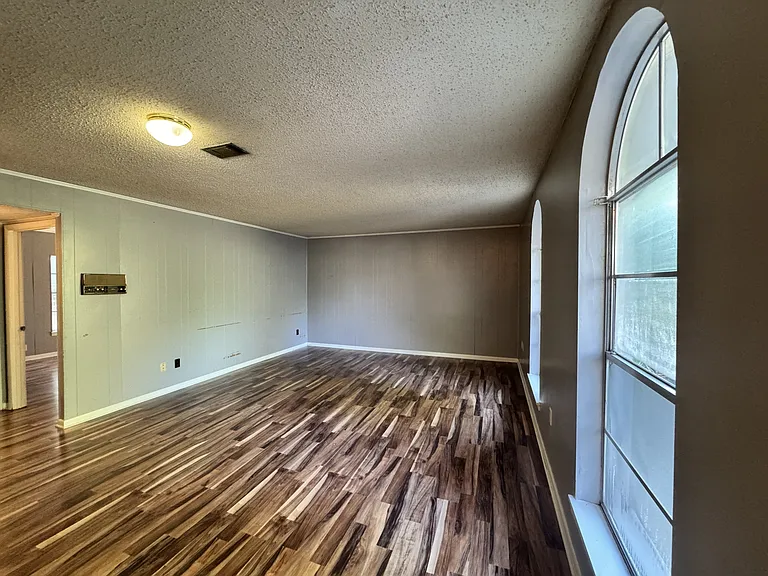 203 John Sims Pkwy #F — Photo 3