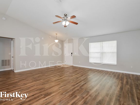 4th image of 739 N Midland Dr