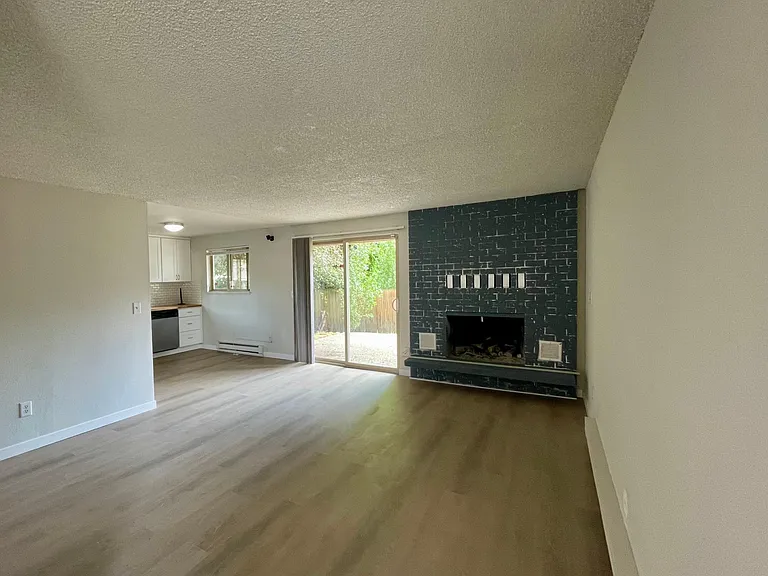 2715 S 256th Pl #A — Photo 2