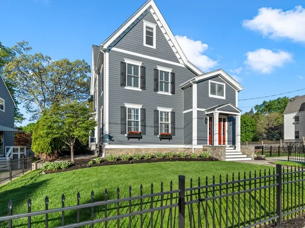 186 Temple St, West Roxbury, MA 02132