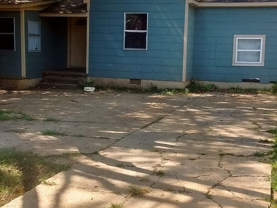 1st image of 2915 Barwood Dr