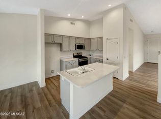 41 W Golden Spur Pl, Tucson, AZ 85755