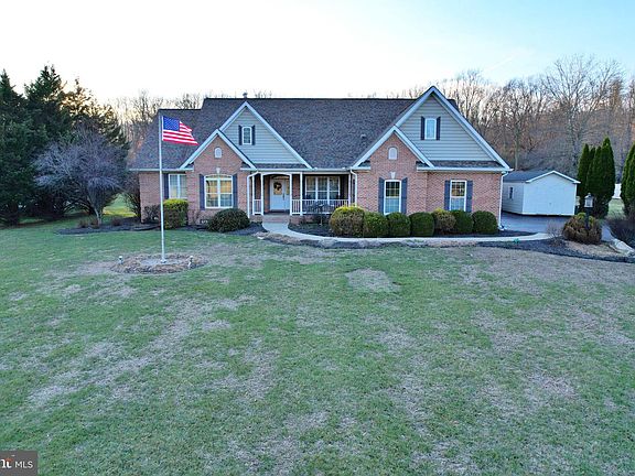 3rd image of 407 Lost Rd