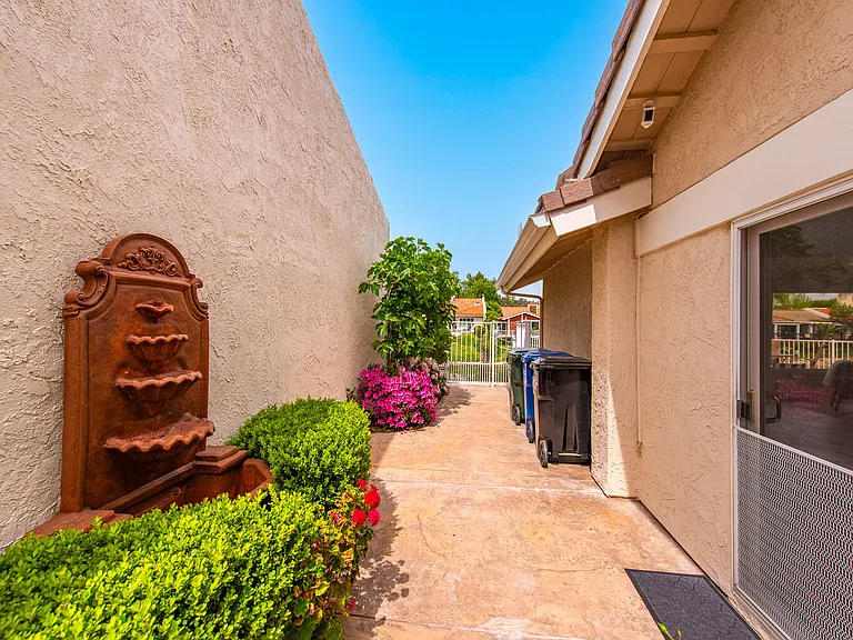 2379 Leeward Cir — Photo 48