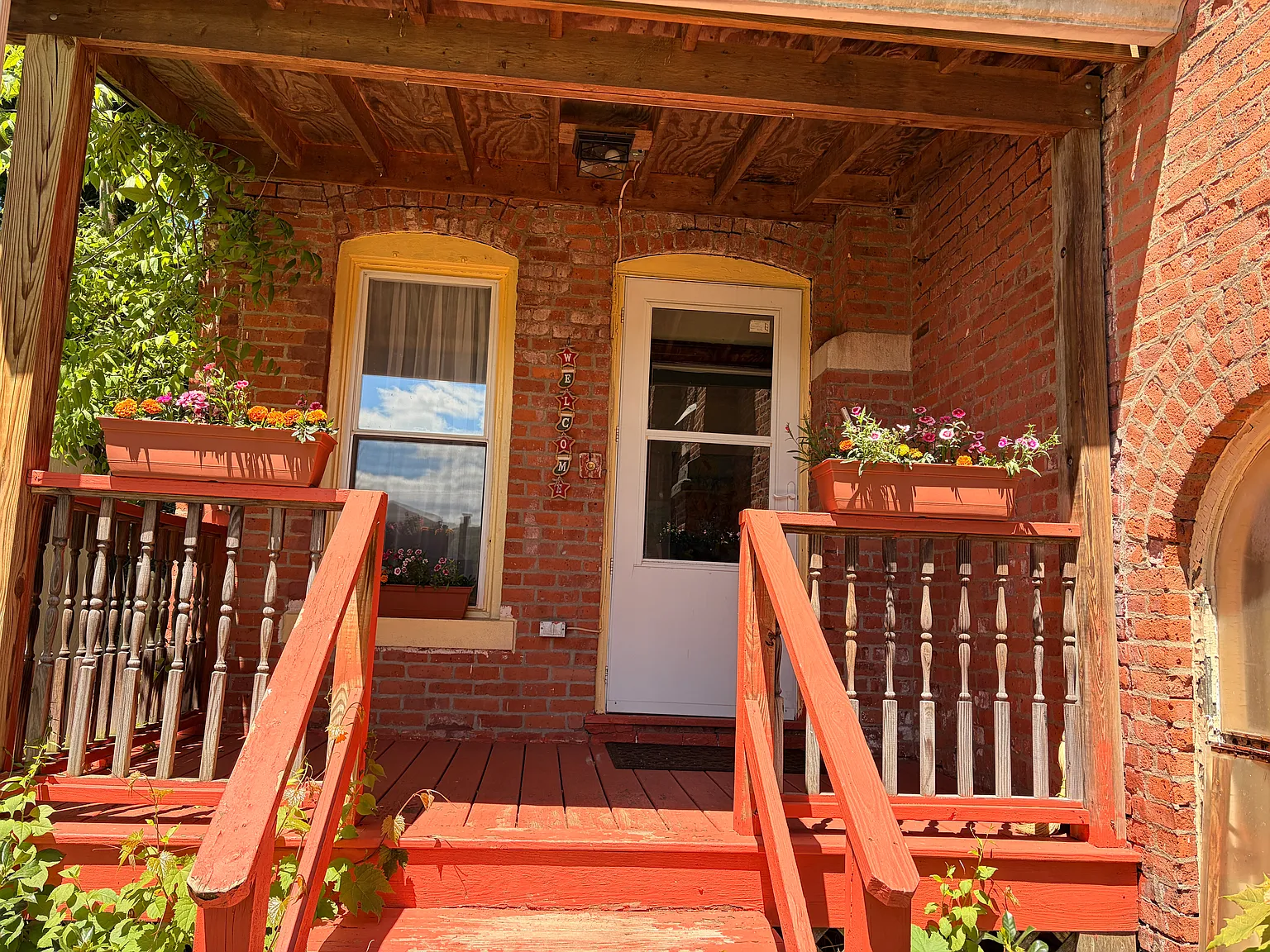 620 E Gansevoort St — Photo 3