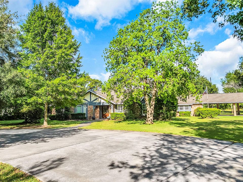 1st image of 2810 Westchester Cir