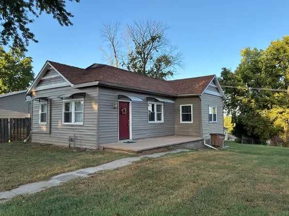 1444 S 8th St, Atchison, KS 66002