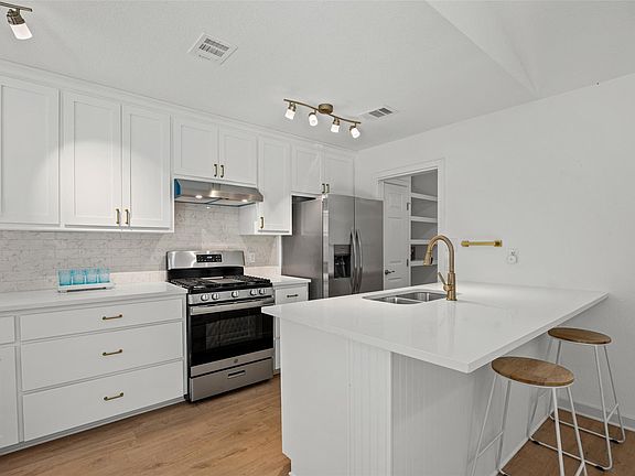5th image of 5500 Stuart Cir