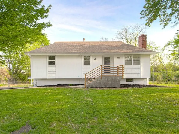 22420 NW 73rd Ter, Lenexa, KS 66227