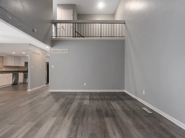 577 NW Valleybrook Rd — Photo 11
