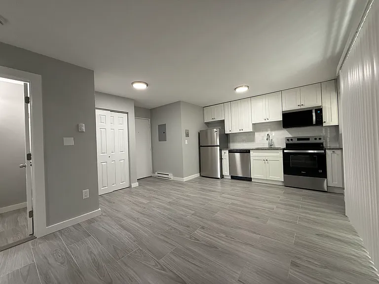 565 Hyde Park Ave #2 — Photo 9