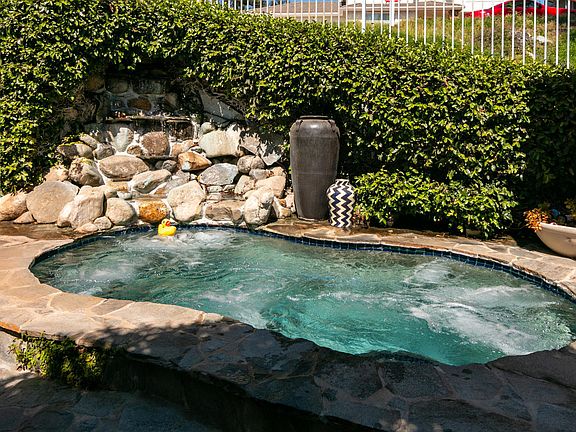 2nd image of 510 Monte Vista Dr