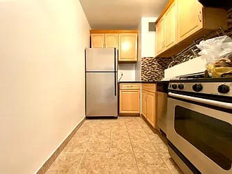 Rented by R New York