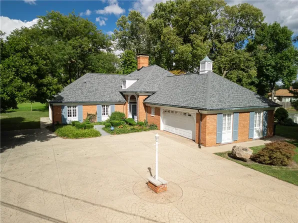 9 McKee Pl, Danville, IL 61832