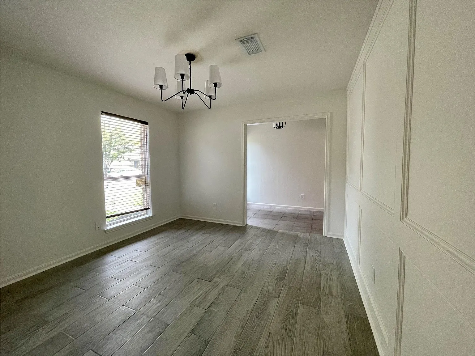 3 bed, 2.0 bath, 1869 sqft, $2,100 — Photo 3