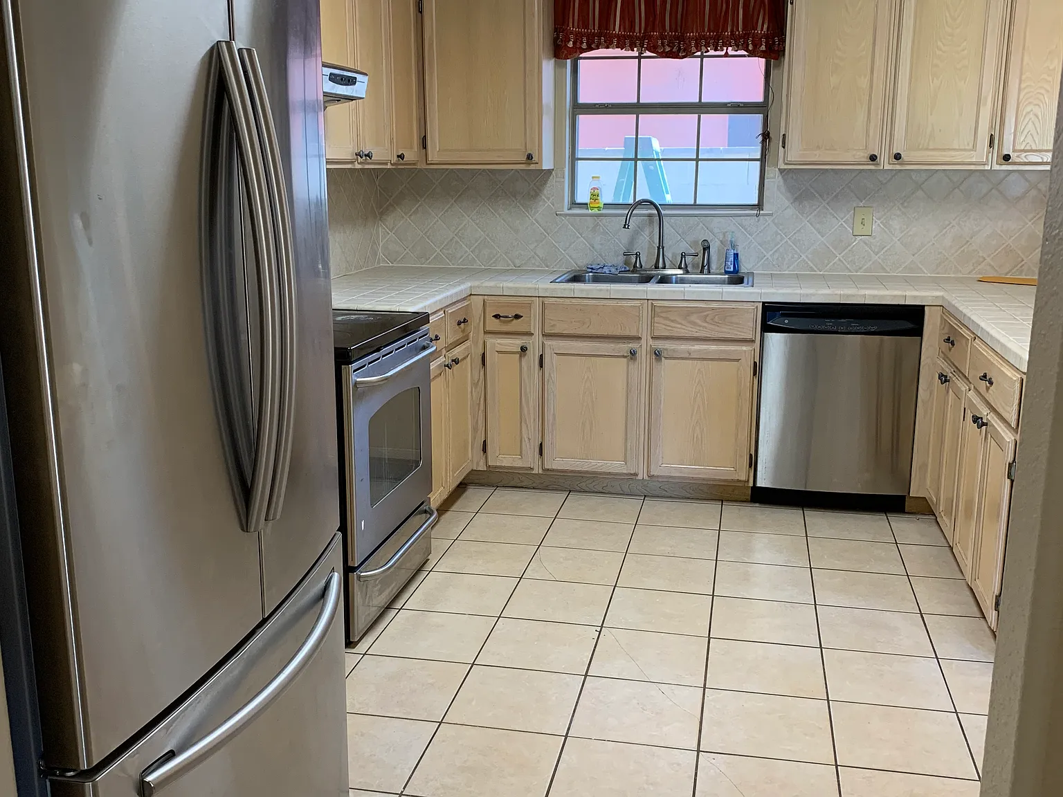 3 bed, 1506 sqft, $1,850 — Photo 2
