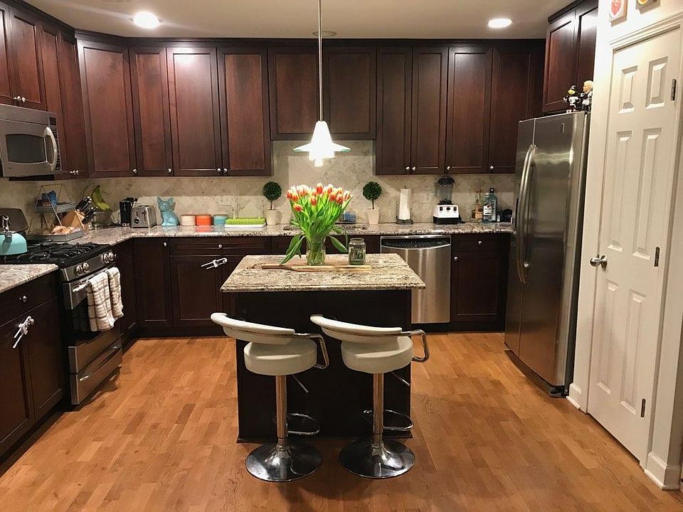 1st image of 2608 W Diversey Ave APT 302