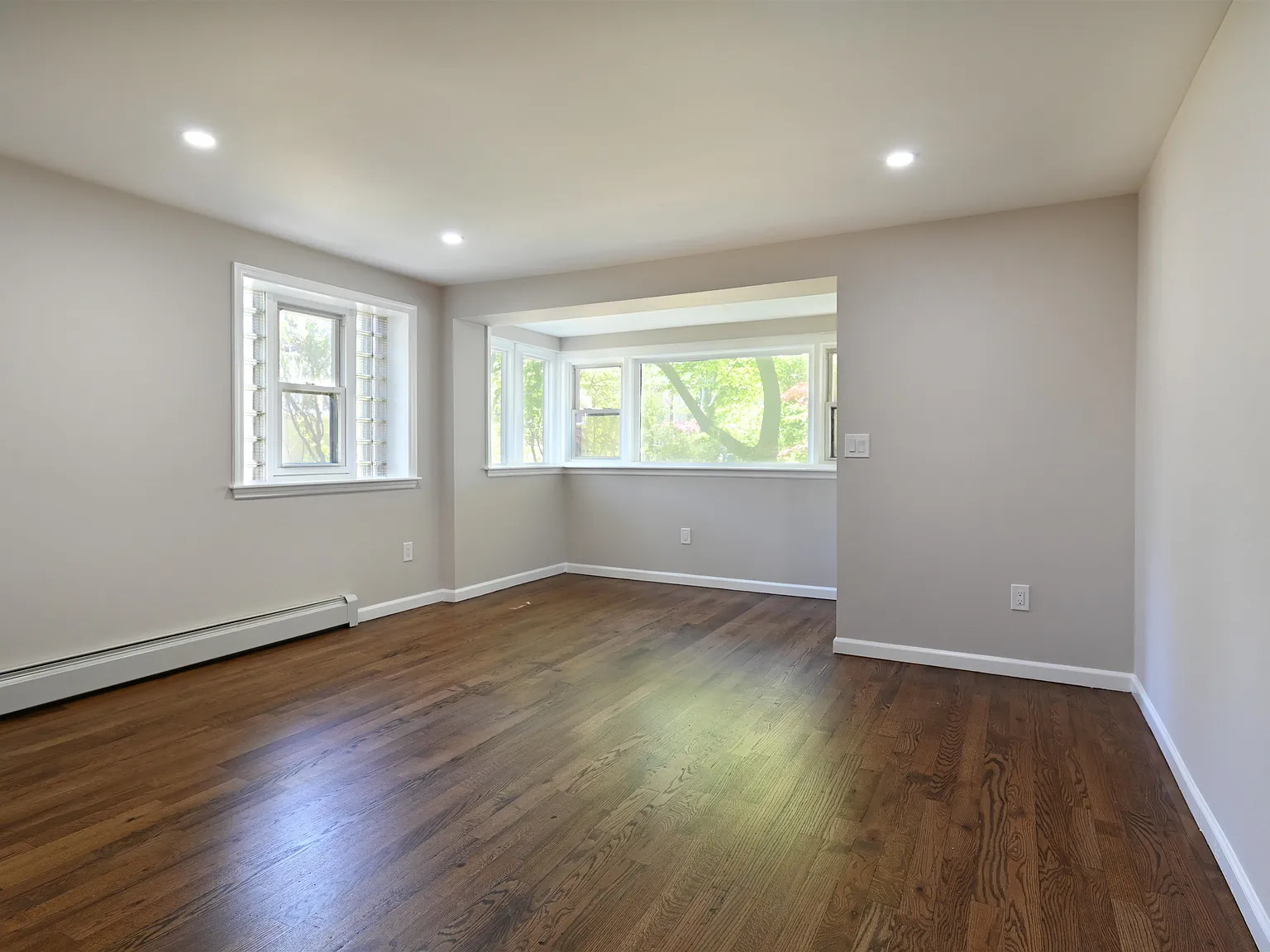 2 bed, 1.0 bath, $2,900 — Photo 2