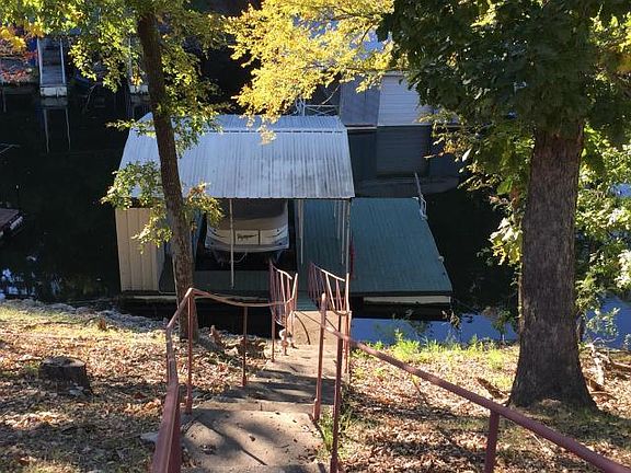 5th image of 211 Private Road 042