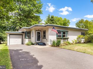 8105 Macarthur Rd, Wyndmoor, PA 19038