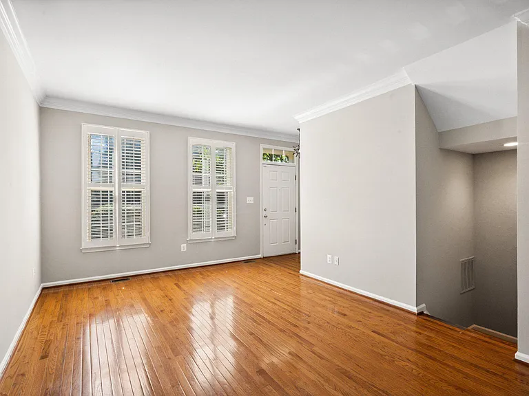 1319 Vintage Pl — Photo 17