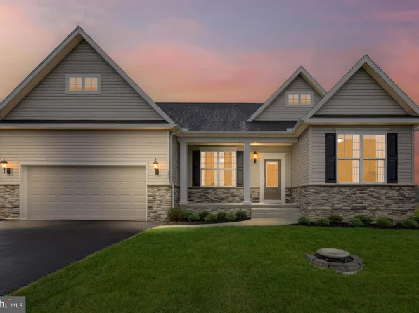 1525 Falcon Ln #205, Chambersburg, PA 17202