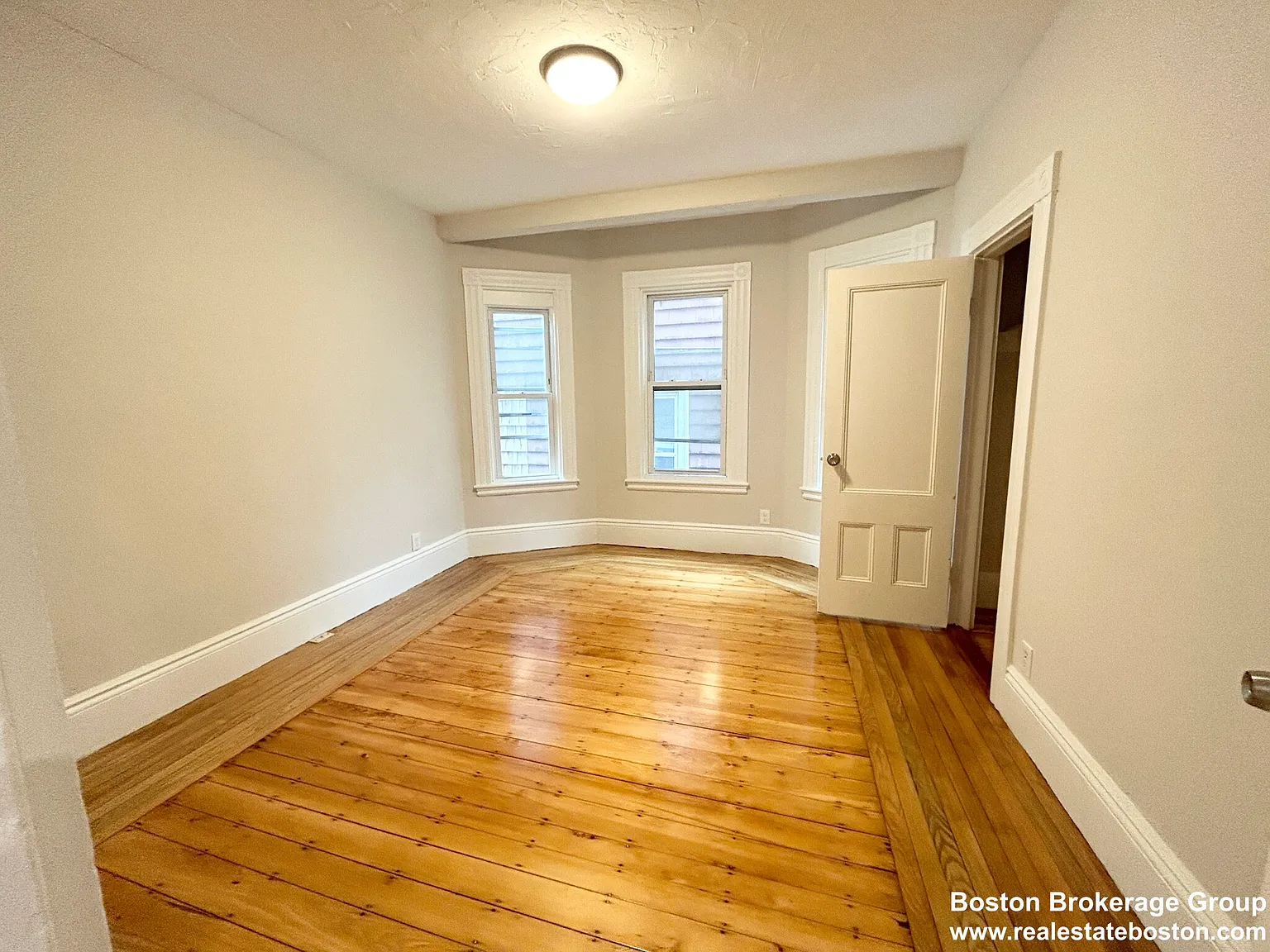 12 Buttonwood St — Photo 4