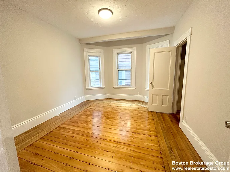 12 Buttonwood St #1 — Photo 4