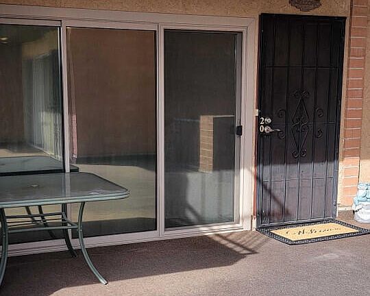 3rd image of 89 Acoma Blvd N APT 20