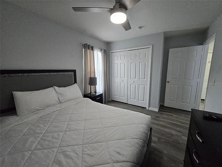 930 Oxford Dr — Photo 33