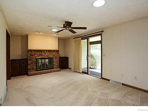 4th image of 8135 Roseville Ln