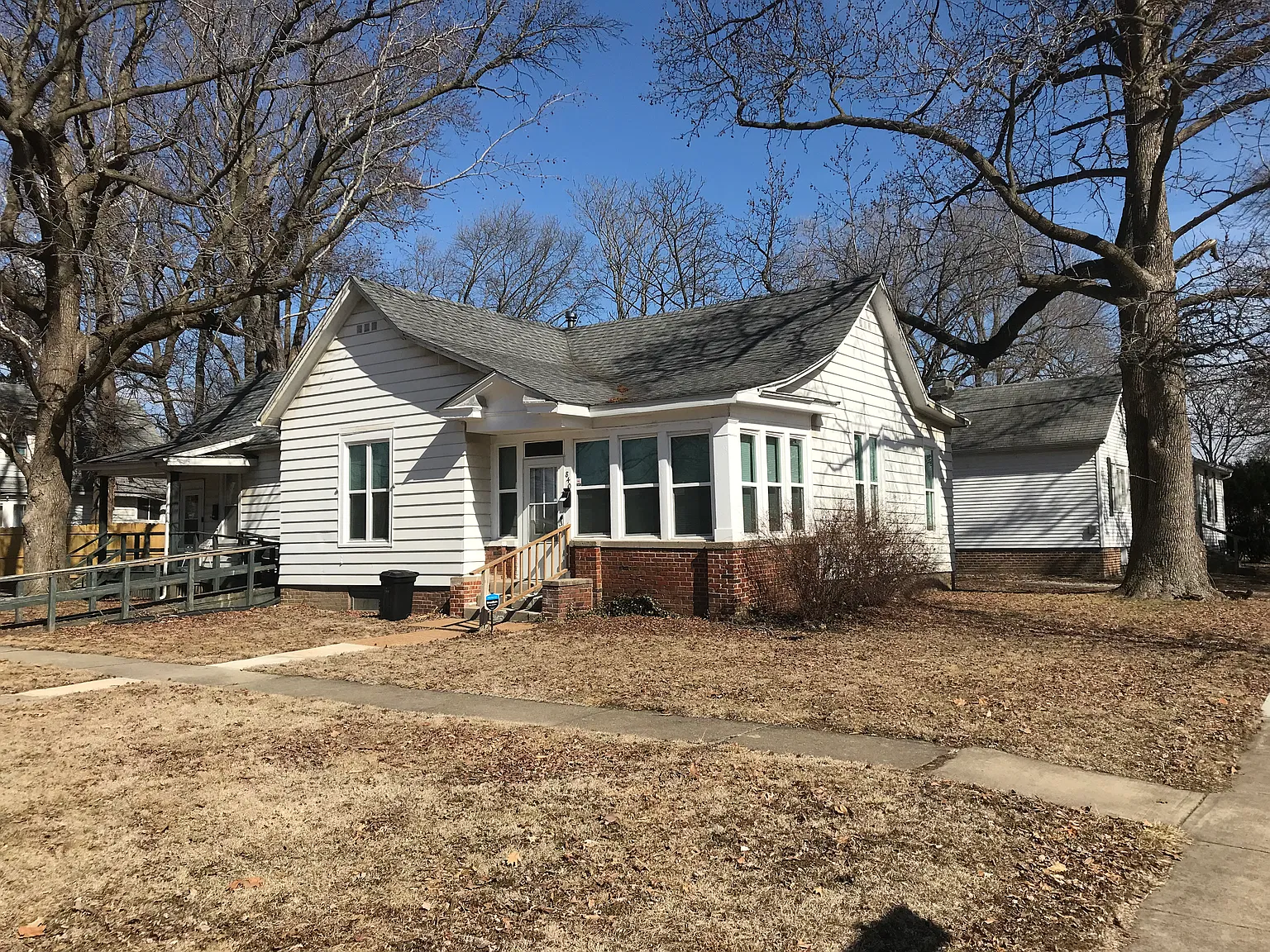 840 S Pasfield St — Photo 1