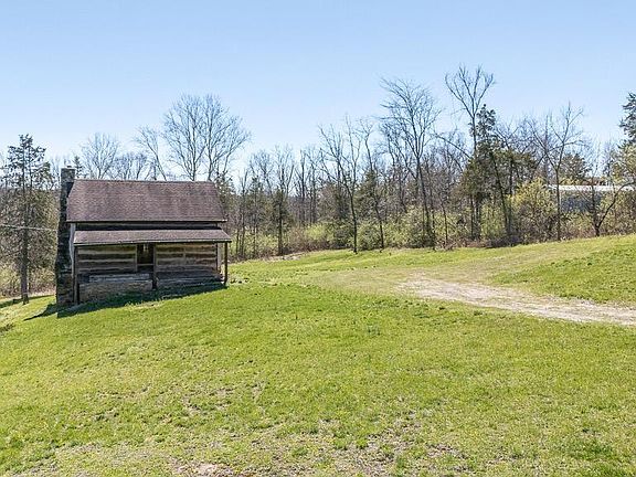 3rd image of 2481 W Old 101 Rd