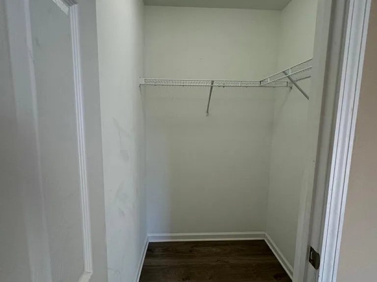 1620 Shire Village Dr — Photo 32