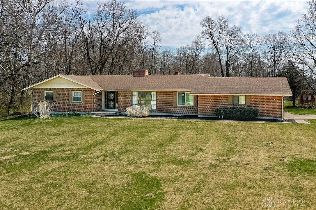 9284 Huffman Rd photo 1