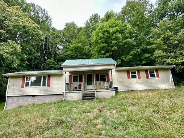 1496 Mountain Dr, Thaxton, VA 24174