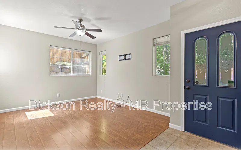 3 bed, 2.5 bath, 1482 sqft, $2,700 — Photo 4