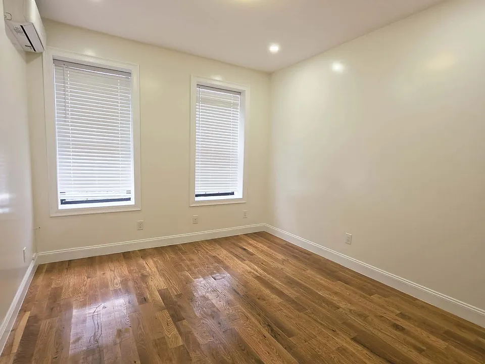 19 Milford St #1