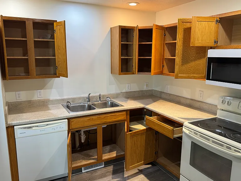 730 Elm St #730 — Photo 8
