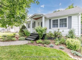 22 Royal Rd, Aurora, ON L4G 1A8